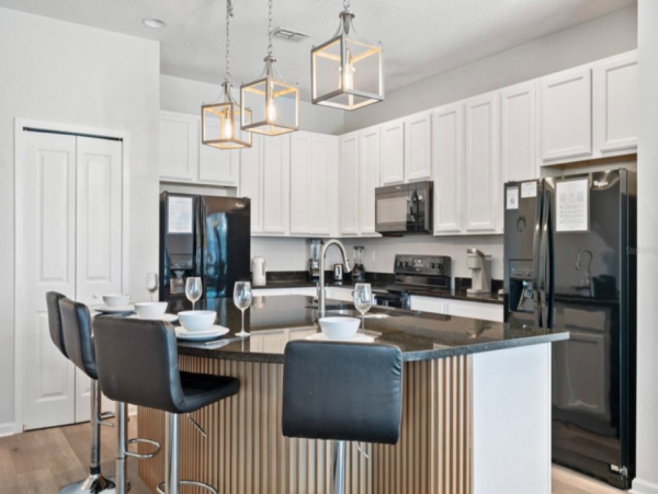 Luxury 8_bedroom Orlando Retreat - Perfect for Family Gatherings